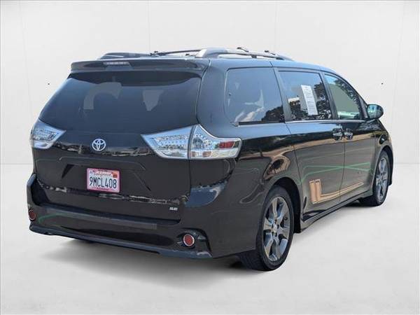 2016 Mini van