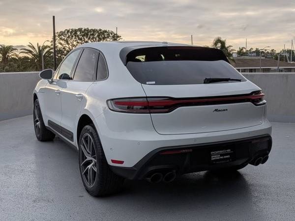 2022 Porsche Macan