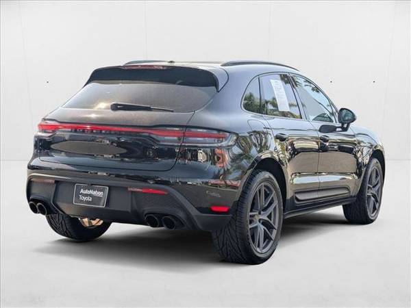 2022 Porsche Macan