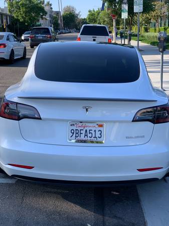 2022 Tesla 3