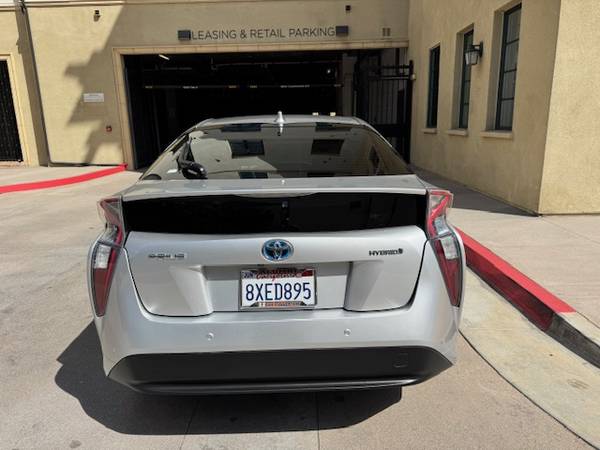 2016 Toyota PRIUS