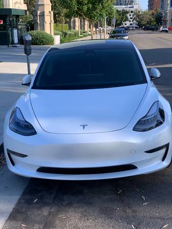 2022 Tesla 3