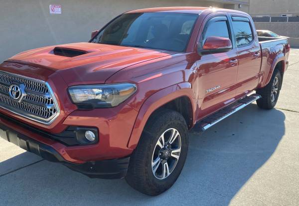 2017 Toyota TACOMA