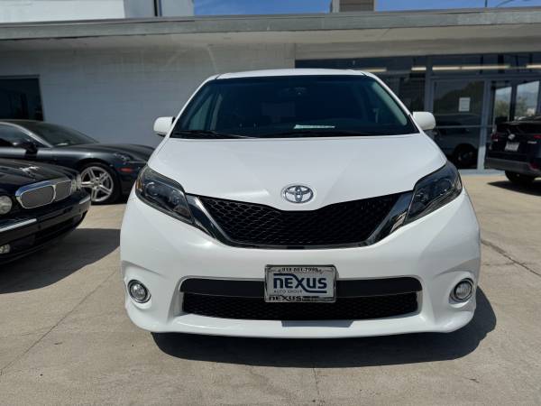 2017 Toyota SIENNA