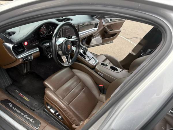 2017 Porsche Panamera