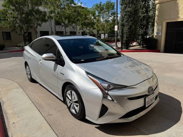 2016 Toyota PRIUS